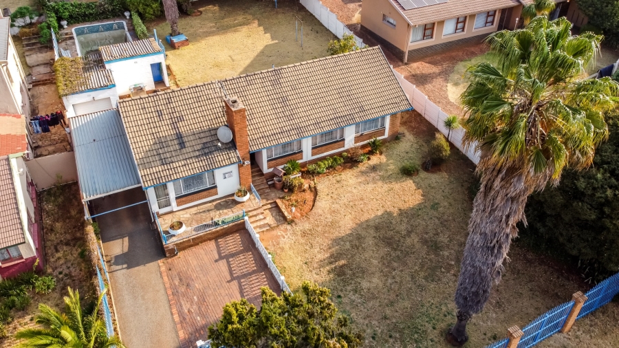 3 Bedroom Property for Sale in Mondeor Gauteng