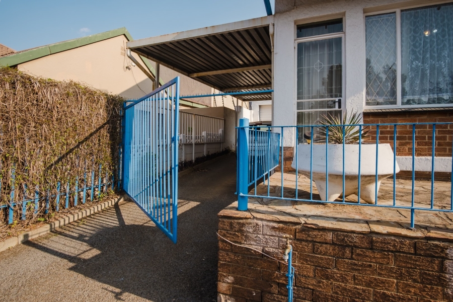 3 Bedroom Property for Sale in Mondeor Gauteng