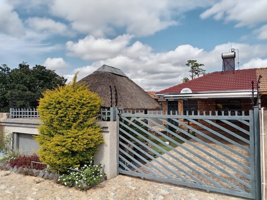  Bedroom Property for Sale in Soshanguve VV Gauteng