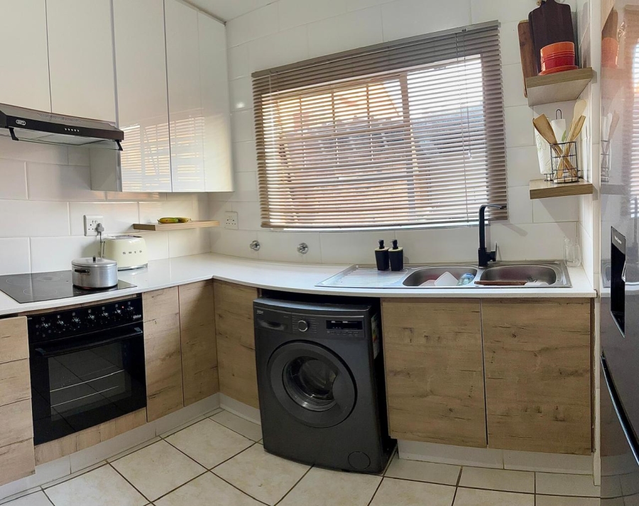 2 Bedroom Property for Sale in Fairlead Gauteng