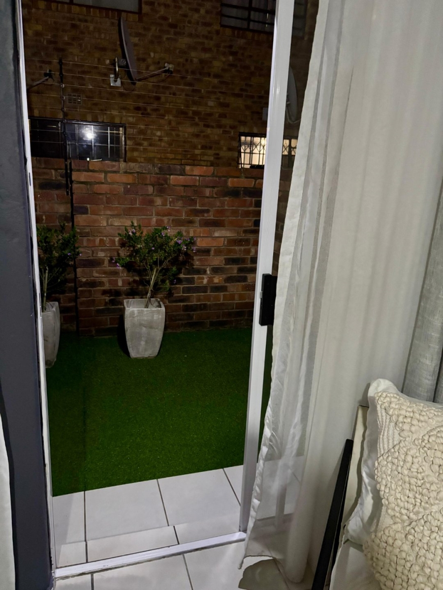 2 Bedroom Property for Sale in Fairlead Gauteng