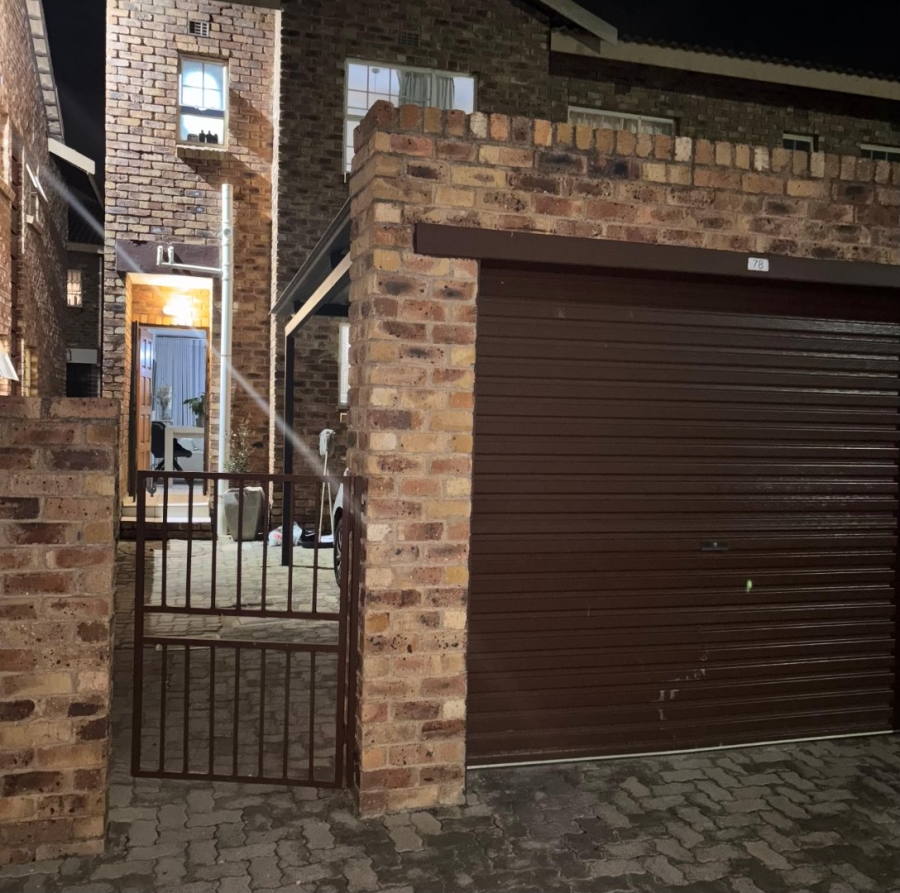 2 Bedroom Property for Sale in Fairlead Gauteng