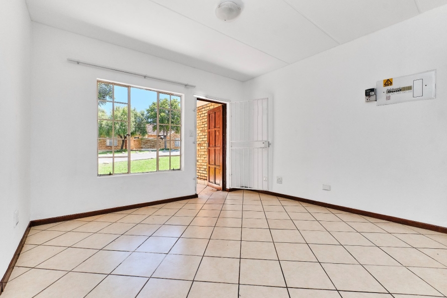 2 Bedroom Property for Sale in Honeypark Gauteng