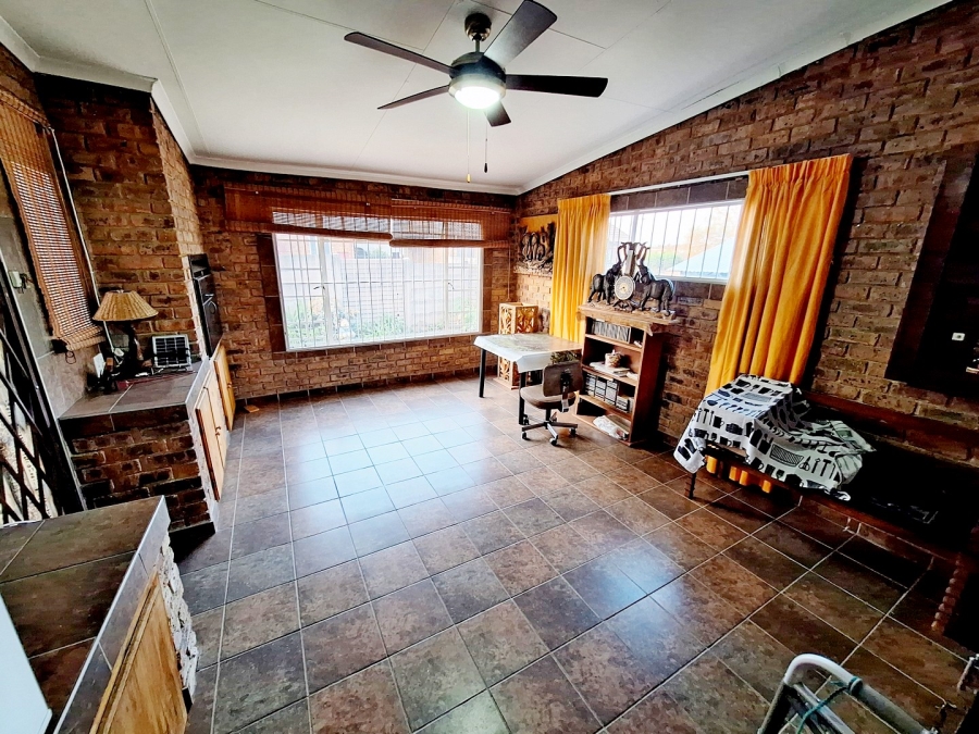 2 Bedroom Property for Sale in Heuweloord Gauteng