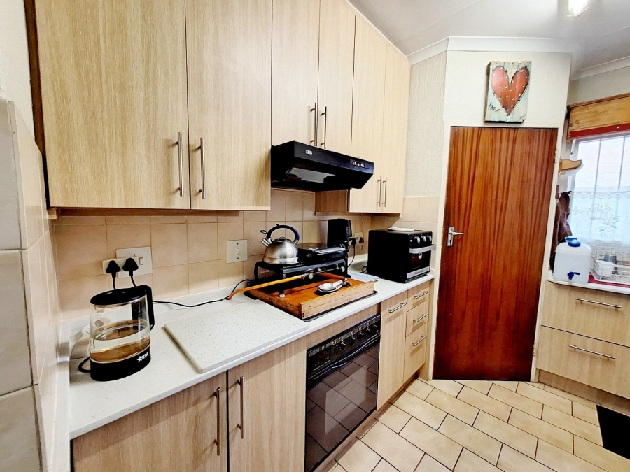 2 Bedroom Property for Sale in Heuweloord Gauteng