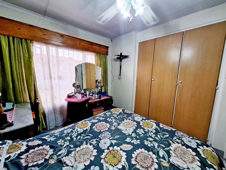 2 Bedroom Property for Sale in Heuweloord Gauteng