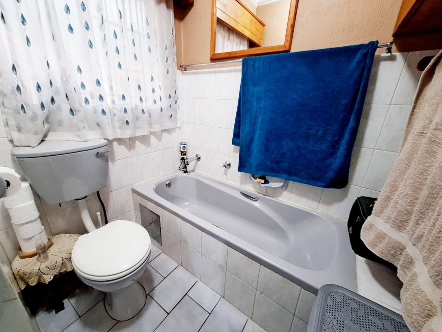 2 Bedroom Property for Sale in Heuweloord Gauteng
