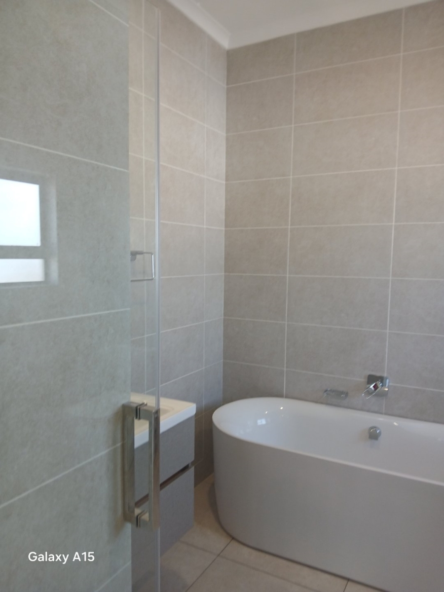 1 Bedroom Property for Sale in Greenstone Ridge Gauteng