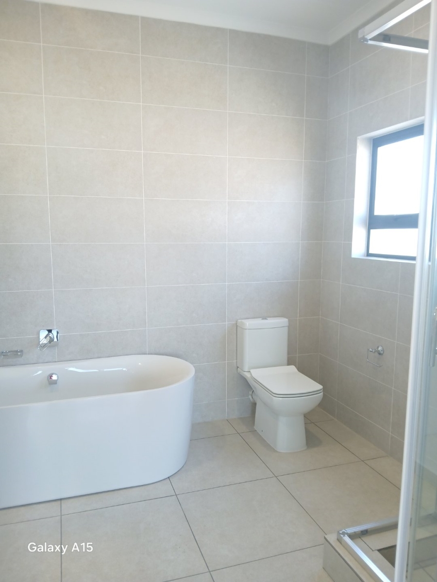 1 Bedroom Property for Sale in Greenstone Ridge Gauteng