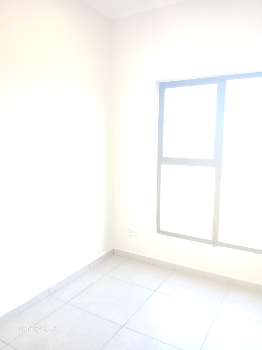 1 Bedroom Property for Sale in Greenstone Ridge Gauteng