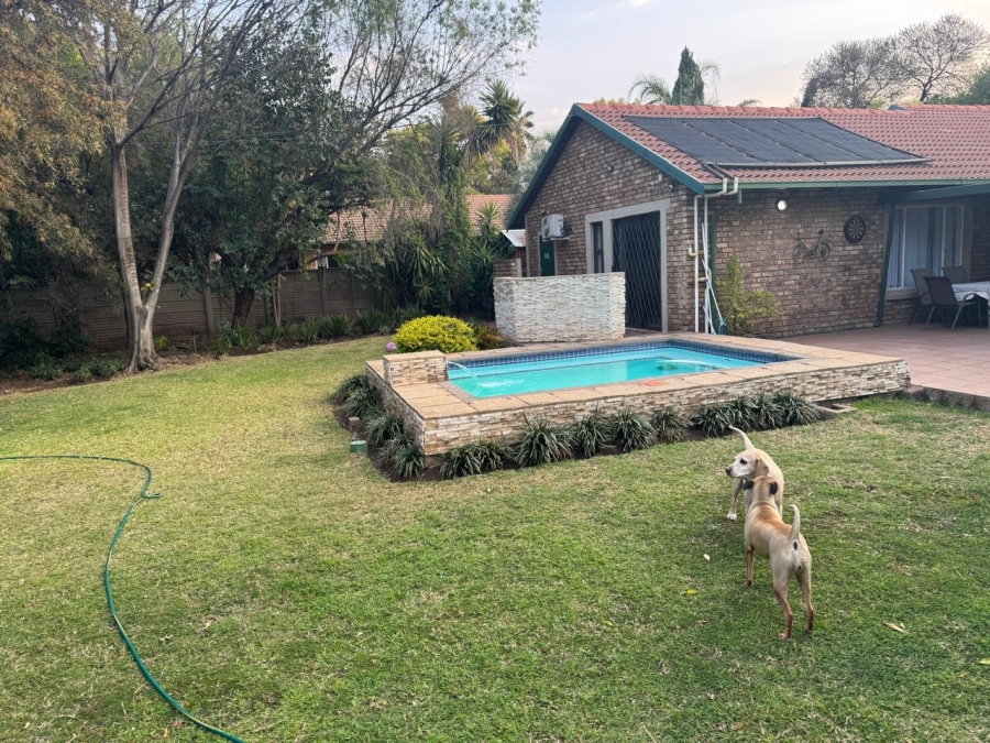 4 Bedroom Property for Sale in Eldoraigne Gauteng
