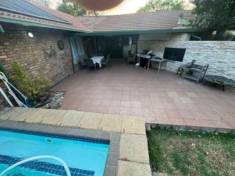4 Bedroom Property for Sale in Eldoraigne Gauteng