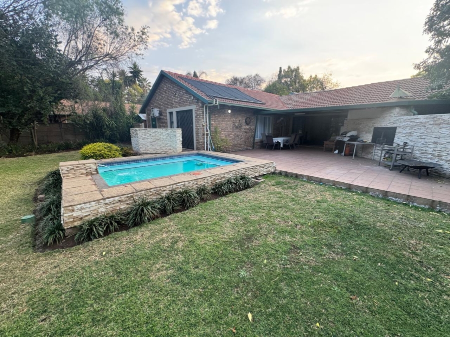 4 Bedroom Property for Sale in Eldoraigne Gauteng