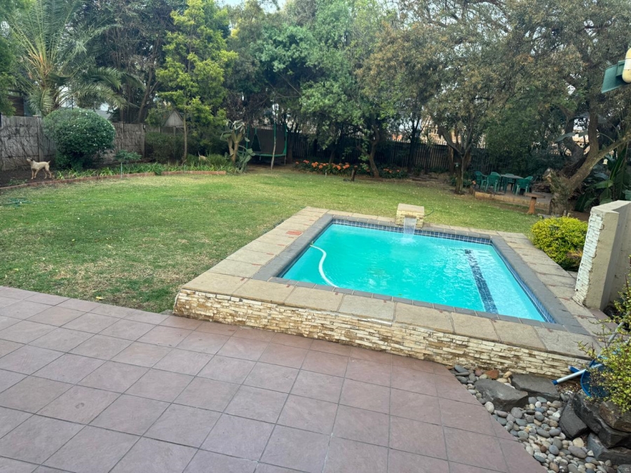 4 Bedroom Property for Sale in Eldoraigne Gauteng
