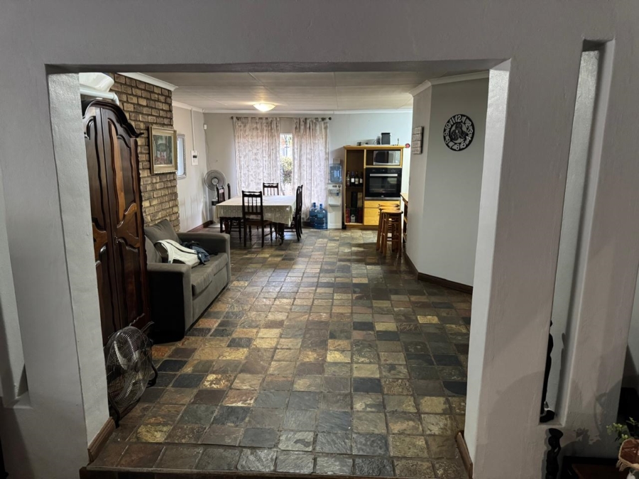 4 Bedroom Property for Sale in Eldoraigne Gauteng