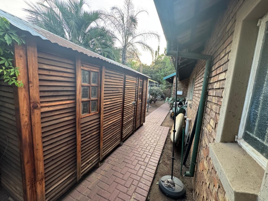 4 Bedroom Property for Sale in Eldoraigne Gauteng