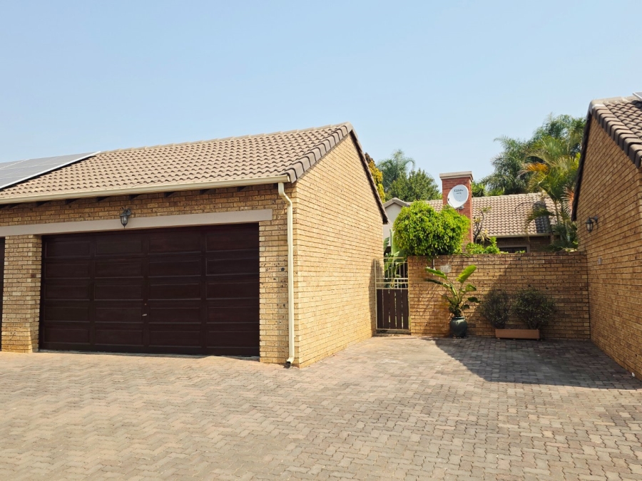 2 Bedroom Property for Sale in Equestria Gauteng