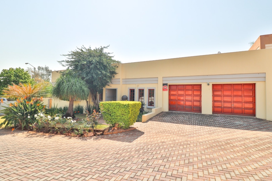 3 Bedroom Property for Sale in Faerie Glen Gauteng