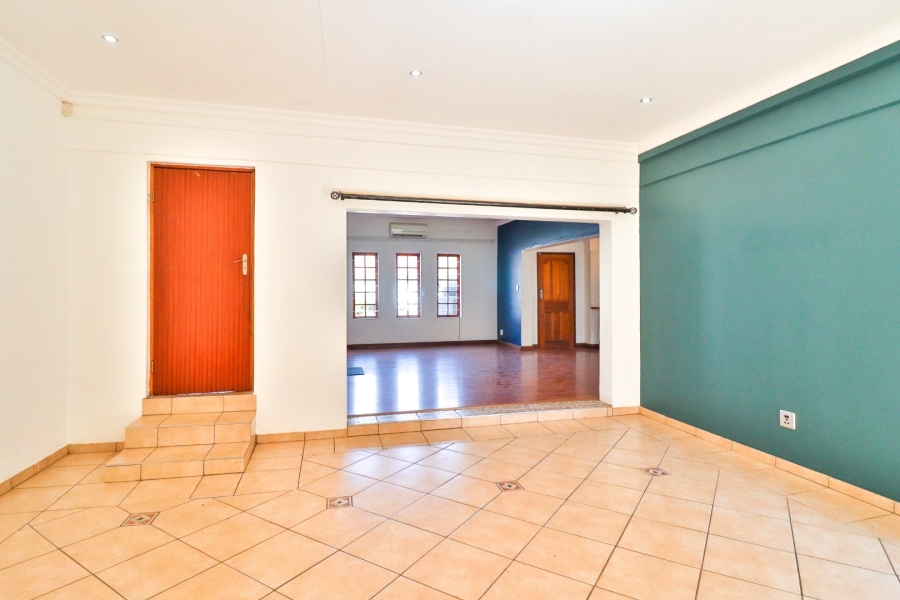 3 Bedroom Property for Sale in Faerie Glen Gauteng
