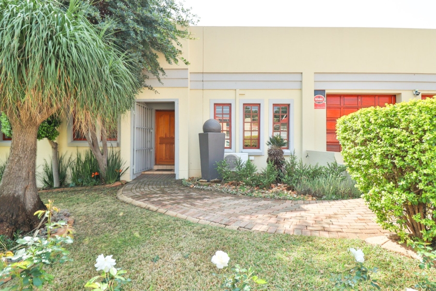 3 Bedroom Property for Sale in Faerie Glen Gauteng