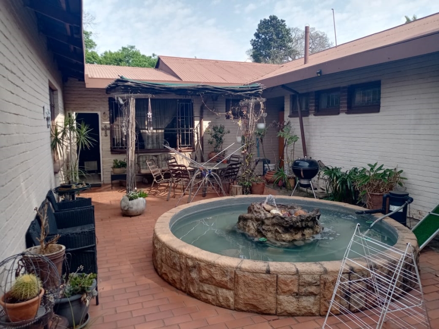 5 Bedroom Property for Sale in Silverton Gauteng