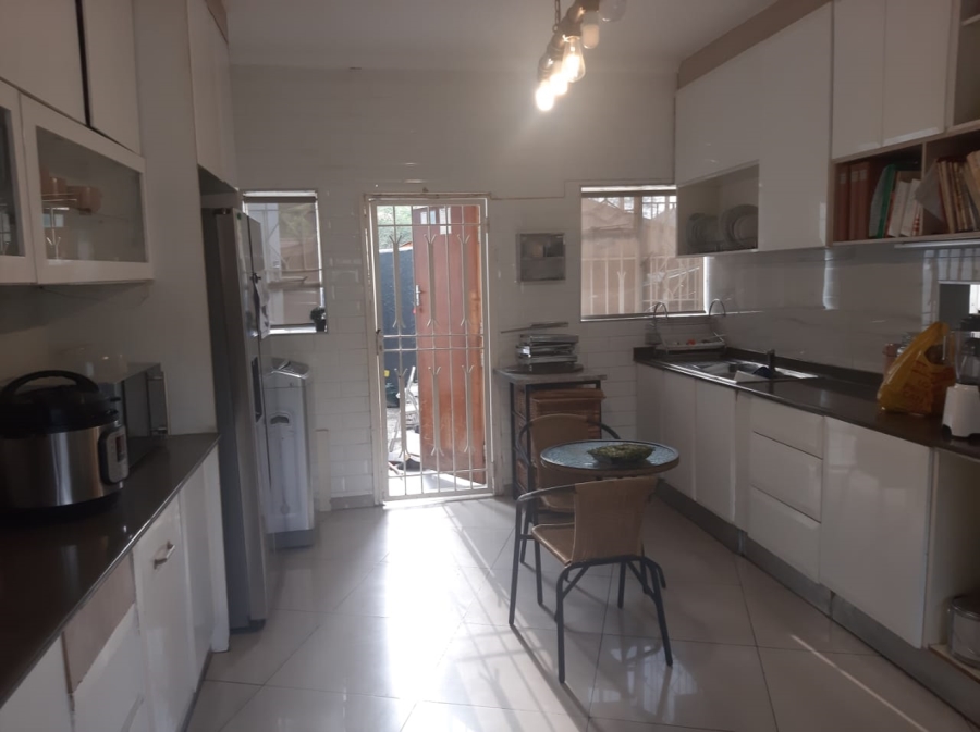 4 Bedroom Property for Sale in Bramley North Gauteng