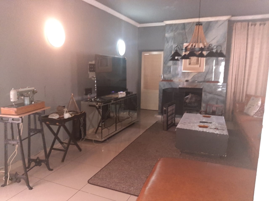 4 Bedroom Property for Sale in Bramley North Gauteng