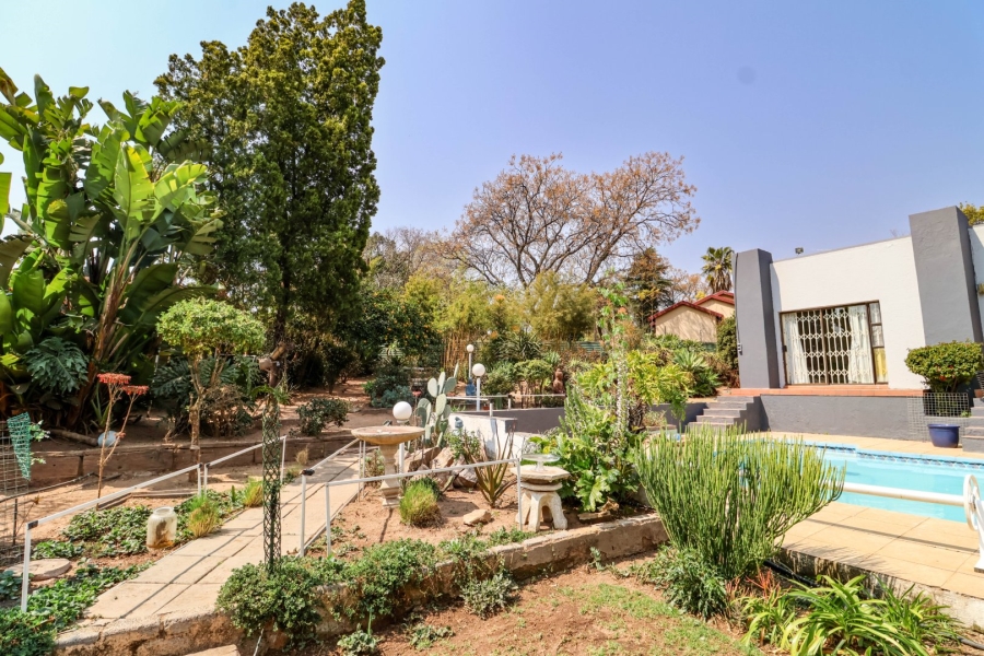 6 Bedroom Property for Sale in Bryanbrink Gauteng