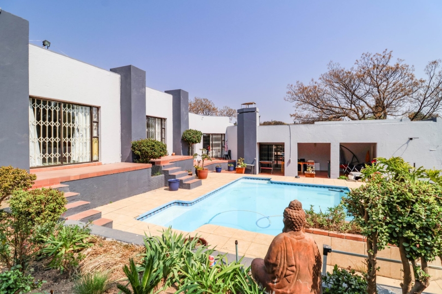 6 Bedroom Property for Sale in Bryanbrink Gauteng