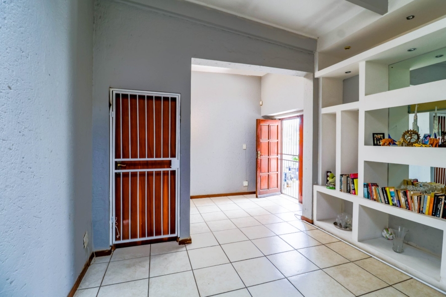 6 Bedroom Property for Sale in Bryanbrink Gauteng