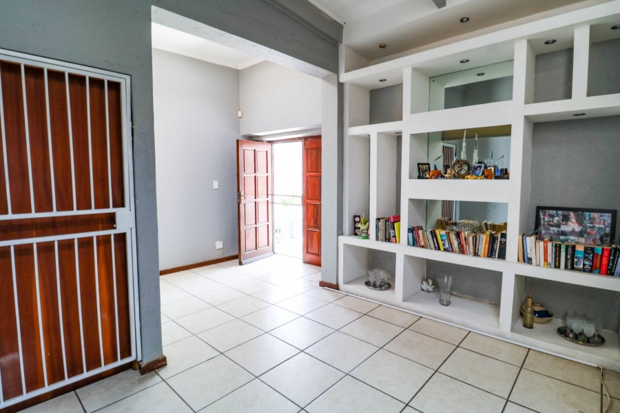 6 Bedroom Property for Sale in Bryanbrink Gauteng