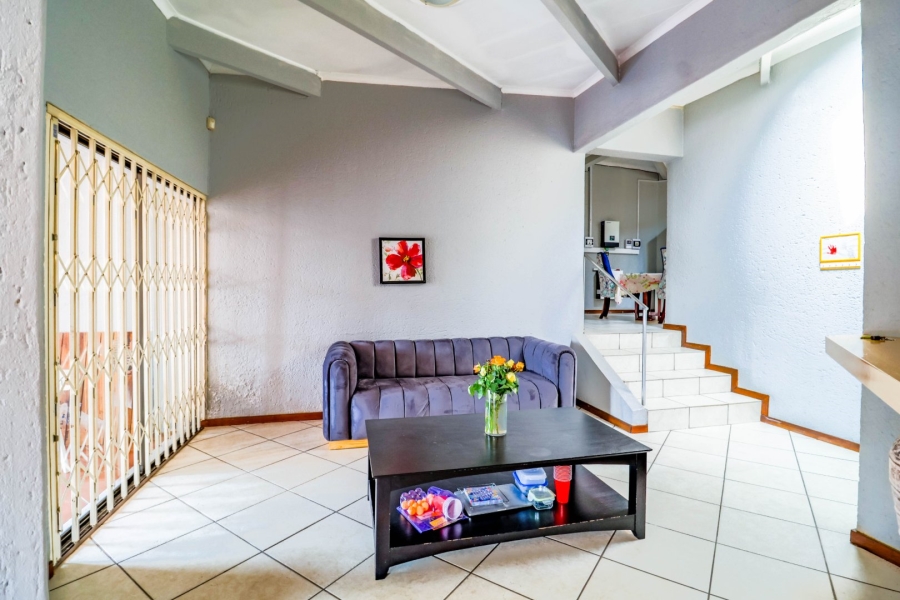 6 Bedroom Property for Sale in Bryanbrink Gauteng