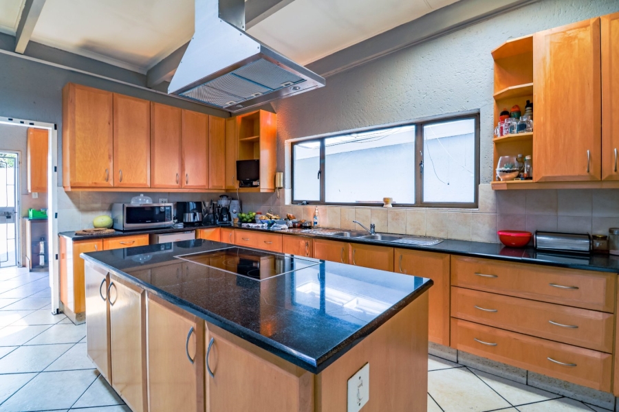 6 Bedroom Property for Sale in Bryanbrink Gauteng