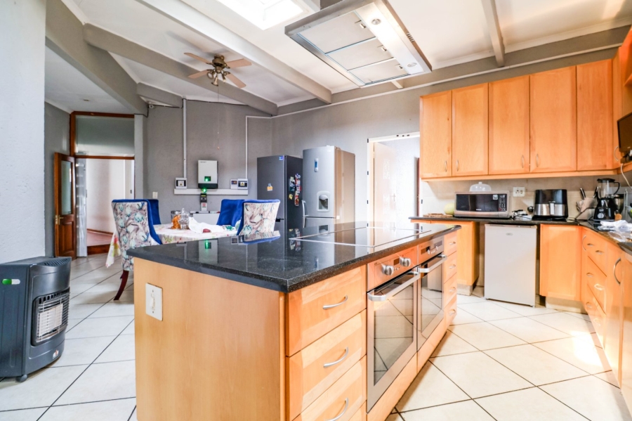 6 Bedroom Property for Sale in Bryanbrink Gauteng