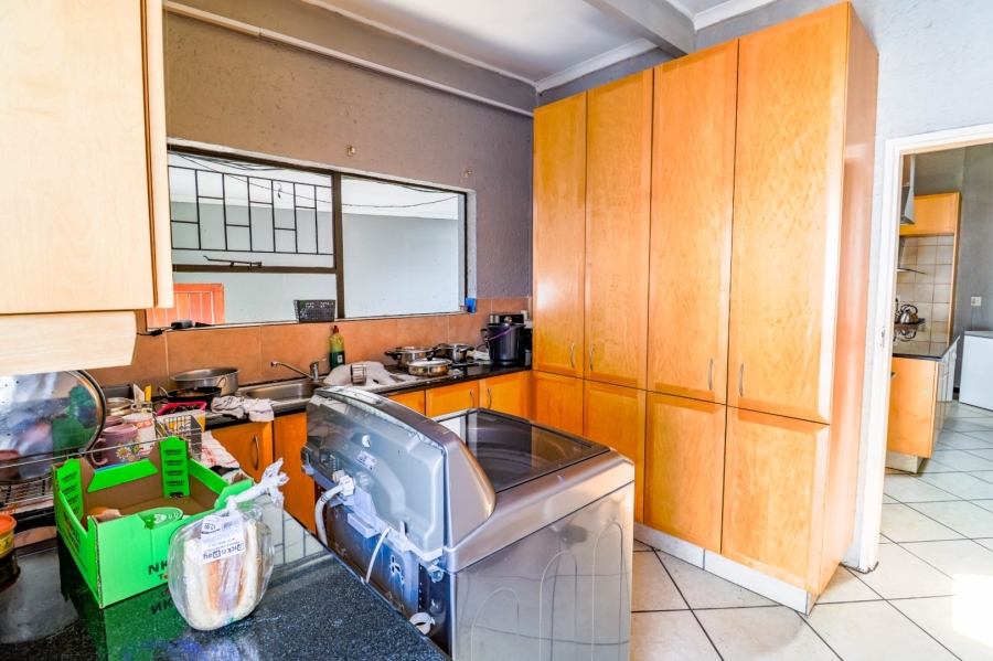 6 Bedroom Property for Sale in Bryanbrink Gauteng