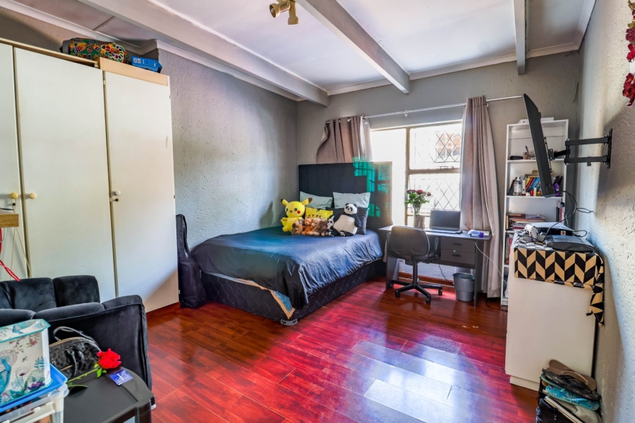 6 Bedroom Property for Sale in Bryanbrink Gauteng