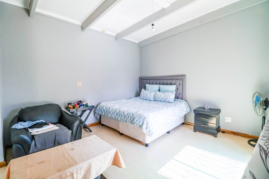 6 Bedroom Property for Sale in Bryanbrink Gauteng