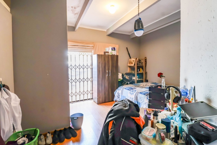 6 Bedroom Property for Sale in Bryanbrink Gauteng
