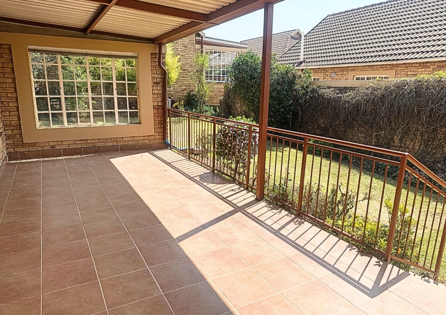 2 Bedroom Property for Sale in Honeydew Grove Gauteng