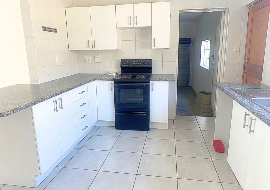 2 Bedroom Property for Sale in Honeydew Grove Gauteng