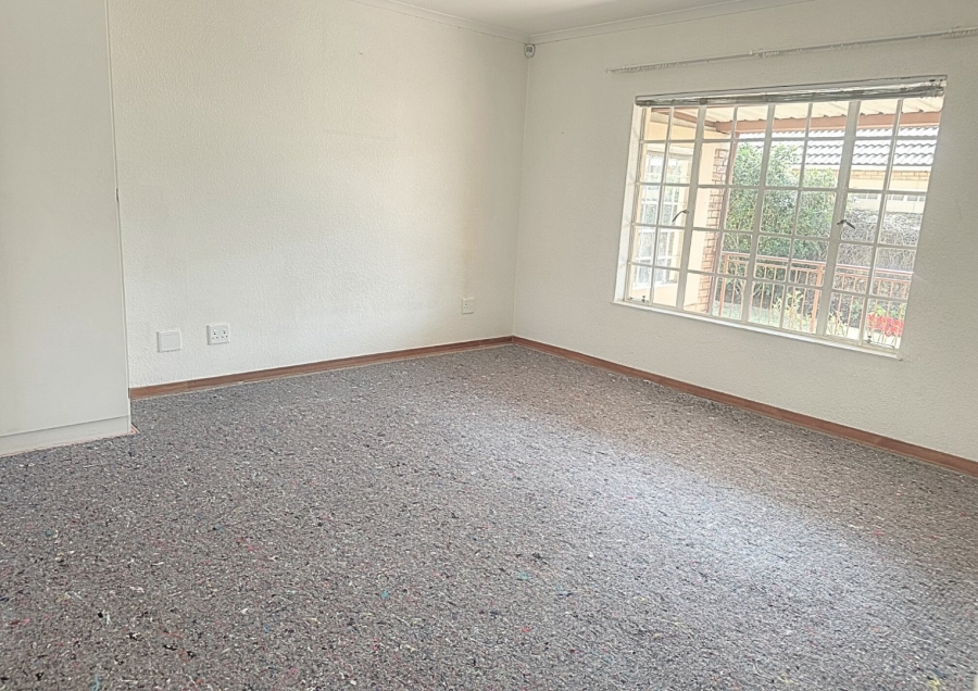 2 Bedroom Property for Sale in Honeydew Grove Gauteng
