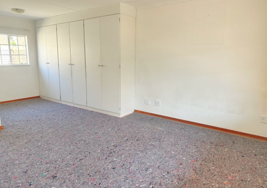 2 Bedroom Property for Sale in Honeydew Grove Gauteng
