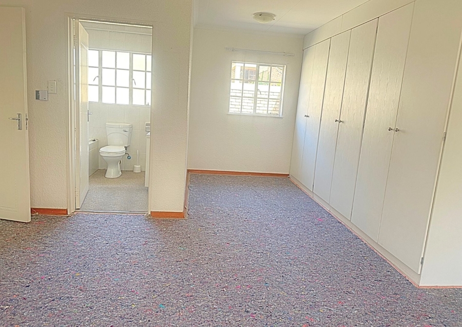 2 Bedroom Property for Sale in Honeydew Grove Gauteng