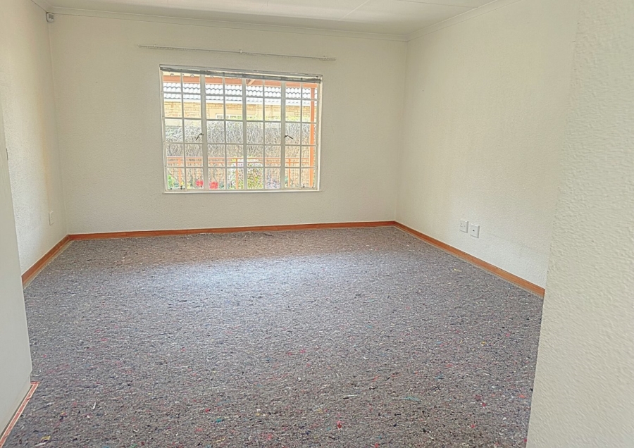 2 Bedroom Property for Sale in Honeydew Grove Gauteng