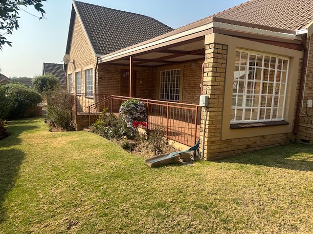 2 Bedroom Property for Sale in Honeydew Grove Gauteng