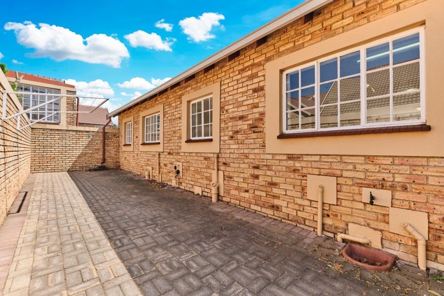 2 Bedroom Property for Sale in Honeydew Grove Gauteng