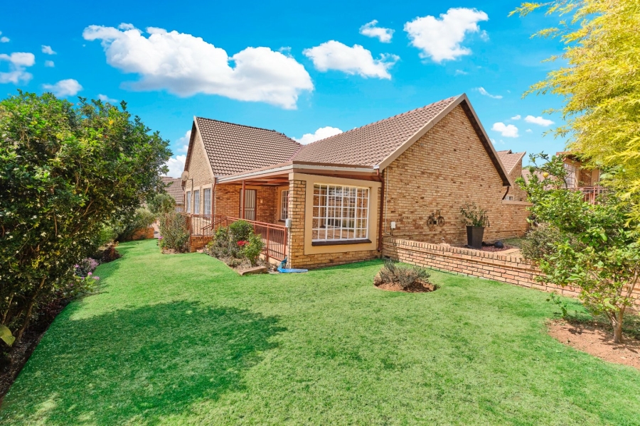 2 Bedroom Property for Sale in Honeydew Grove Gauteng