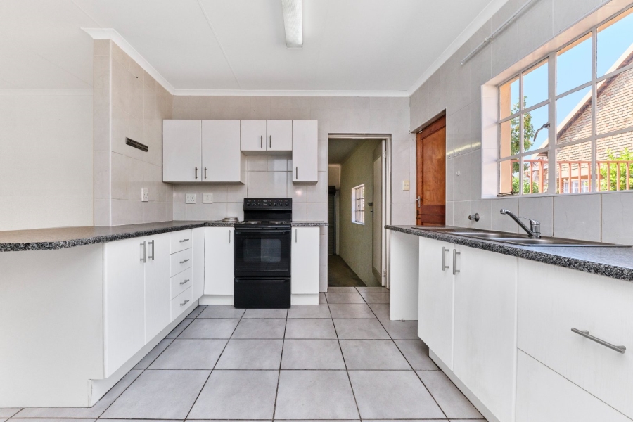 2 Bedroom Property for Sale in Honeydew Grove Gauteng