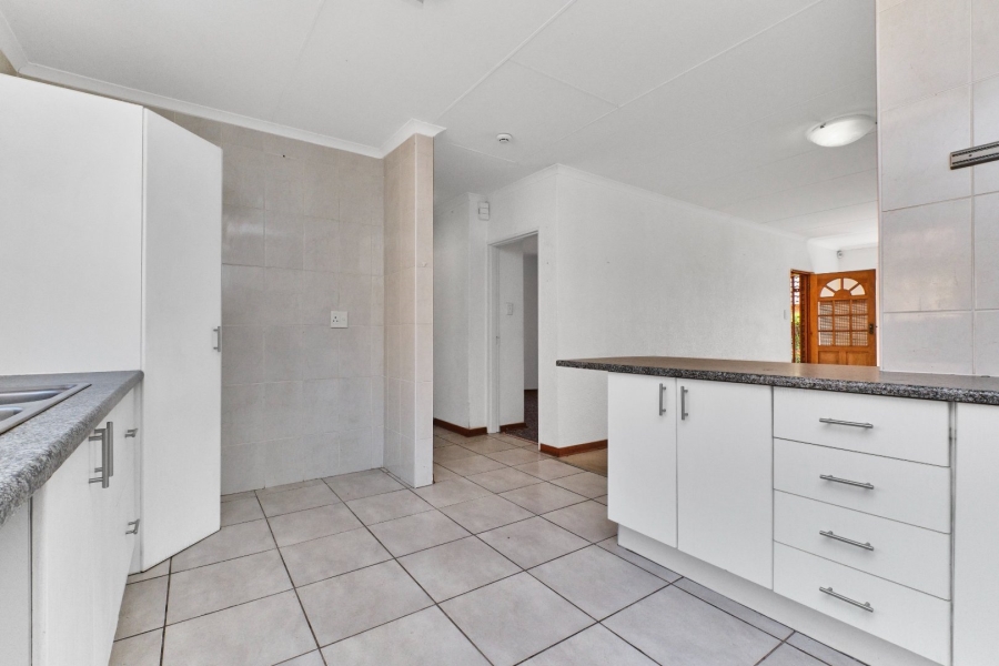 2 Bedroom Property for Sale in Honeydew Grove Gauteng