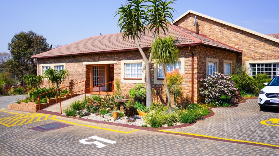 2 Bedroom Property for Sale in Honeydew Grove Gauteng